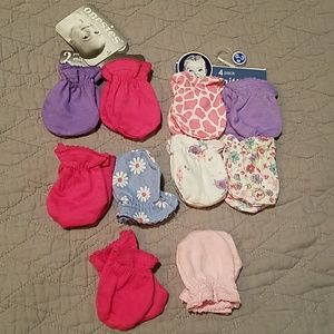 Bundle of 10 pairs of baby mittens